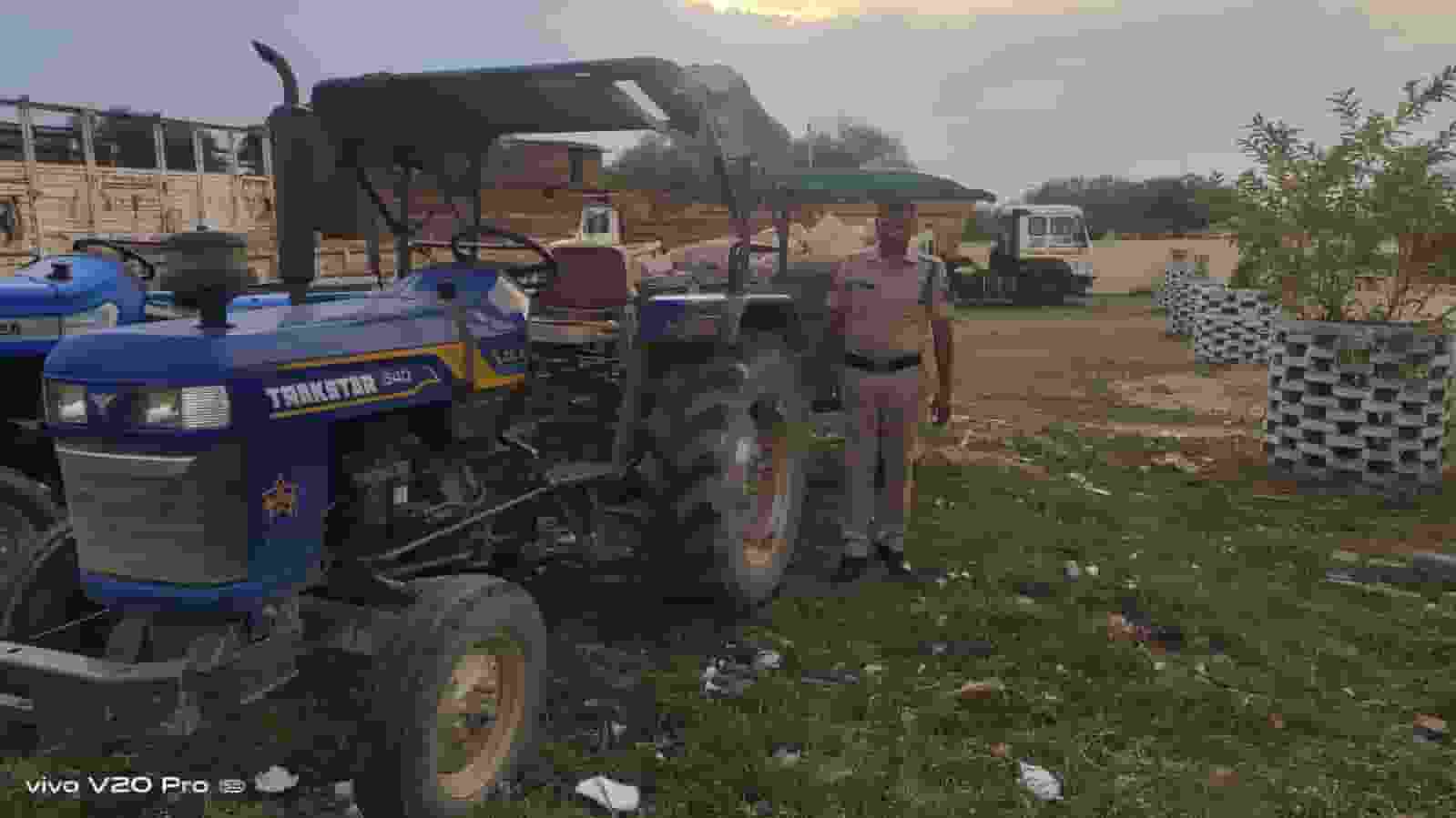 Singrauli Police: पुलिस चौकी खुटार द्वारा अवैध पत्थर परिवहन में लिप्त ट्रैक्टर किया गया जप्त