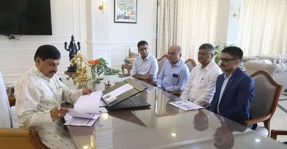 एनसीएल सीएमडी ने मुख्यमंत्री डॉ.मोहन यादव से शिष्टाचार भेंट की
