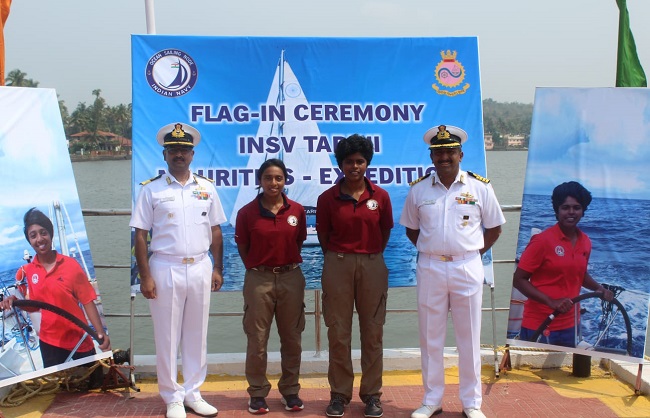 Indian Navy: भारतीय नौसेना की दो महिला अधिकारी ट्रांसओशनिक अभियान के बाद गोवा लौटीं