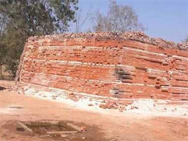 Singrauli Pollution News: आबादी के बीच संचालित ईंट भट्टा, धुआं व राख से परेशानी,