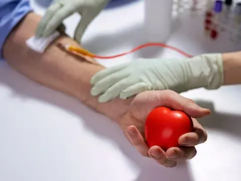 Can Diabetics Donate Blood: क्या डायबिटीज के मरीज डोनेट कर सकते हैं ब्लड? किन लोगों के लिए ऐसा करना 