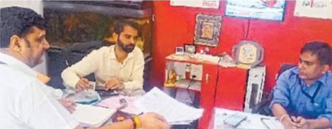 Singrauli News: सिंगरौली जिले में संचालित प्रज्ञा बैटरी की दुकान में इनकम टैक्स का रेड