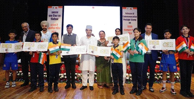 Commemorative postage stamps: ज्योतिरादित्य सिंधिया और मनसुख मांडविया ने पेरिस ओलंपिक पर जारी किया स