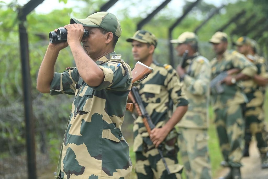 India Bangladesh border: बीएसएफ ने भारत-बांग्लादेश बाॅर्डर पर शुरू किया “OPS Alert” अभ्यास, सीमा पर 