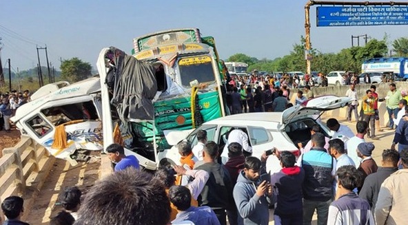 Jabalpur Accident: सिहोरा के पास ट्रैवलर को ट्रक ने मारी टक्कर, सात की मौत, तीन घायल