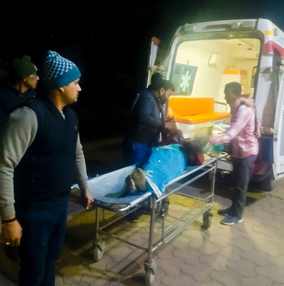 Singrauli News: महाकुंभ प्रयागराज से लौट रही इको कार और डम्फर में हुई भिड़ंत , कई घायल