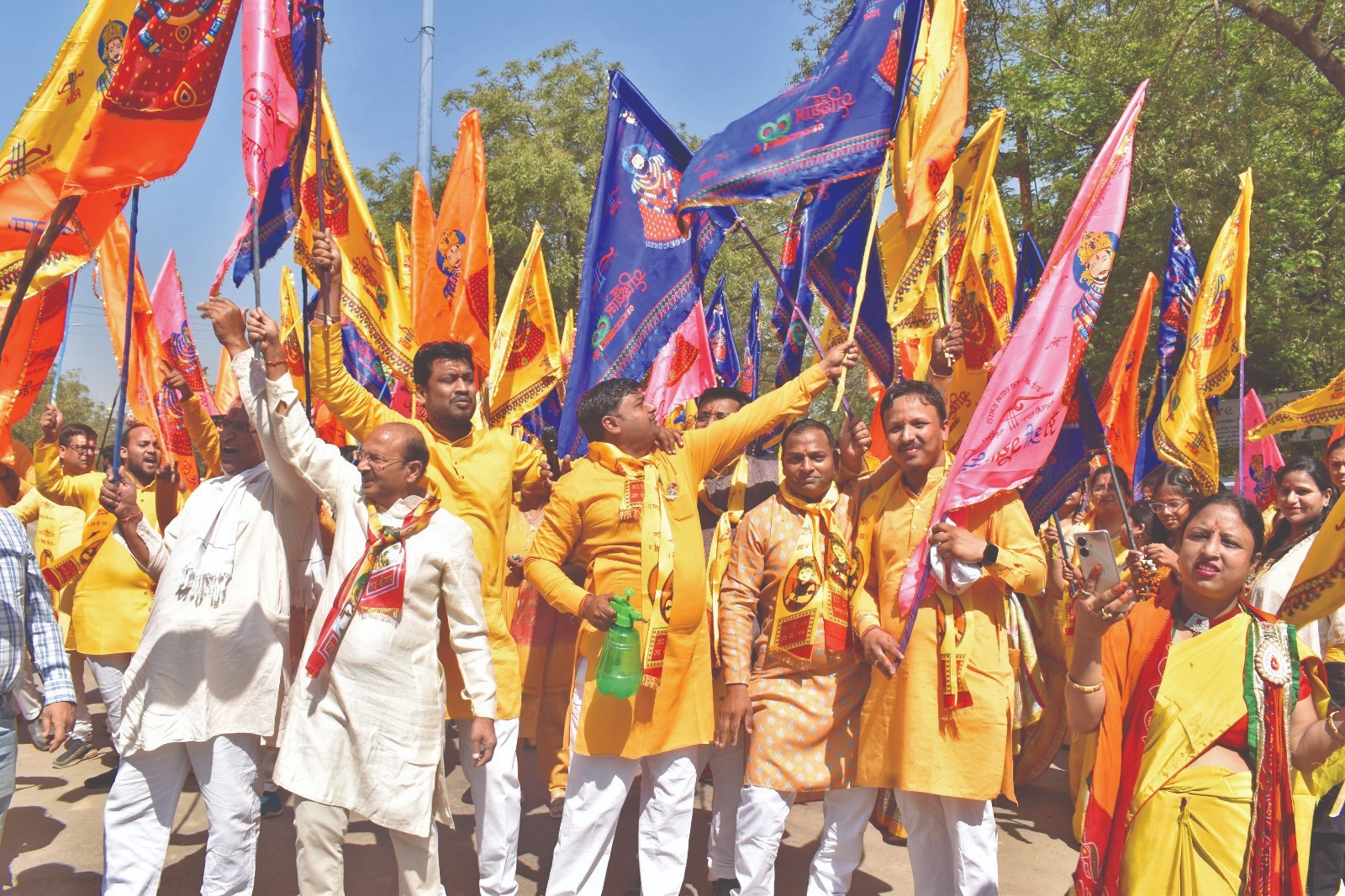 Singrauli News: श्री श्याम प्रेमी मंडल द्वारा भव्य श्री श्याम निशान यात्रा धूमधाम से संपन्न