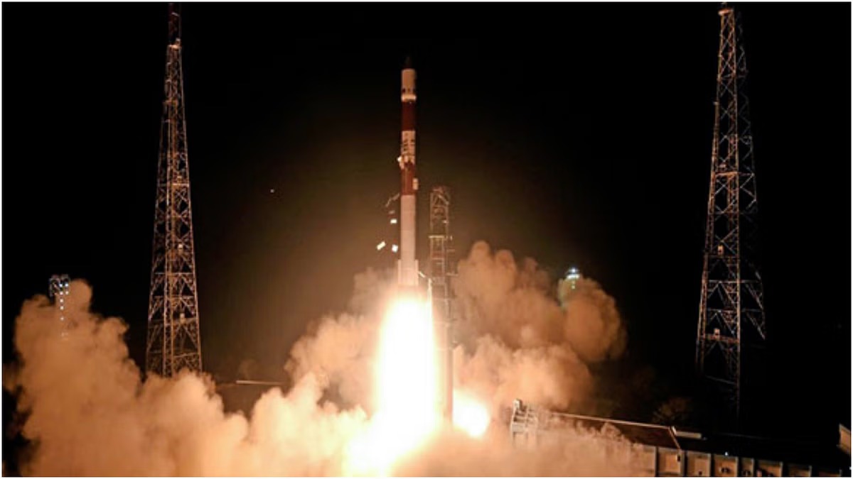 ISRO News : होली से पहले इसरो का देश को तोहफा, स्पैडेक्स उपग्रह सफलतापूर्वक अनडॉक