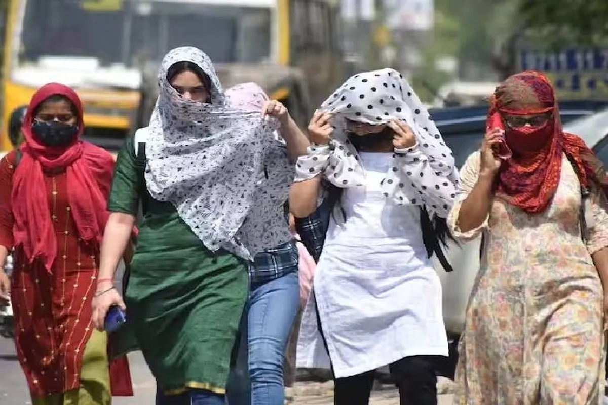Singrauli News: जिले का 42 डिग्री पहुंचा तापमान, उमस से हाल बेहाल, सुबह 9 बजे से ही होने लगती है जलन
