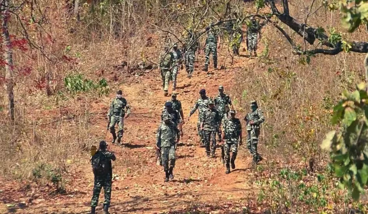 Jharkhand News : लातेहार में दो खूंखार माओवादी ढेर, दोनों पर 5 से 10 लाख का था इनाम