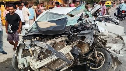 Accident In  Shahjahanpur :  हाईवे पर खड़े ट्रक से टकराई कार, गोरखपुर के पिता-पुत्र समेत तीन की मौत,
