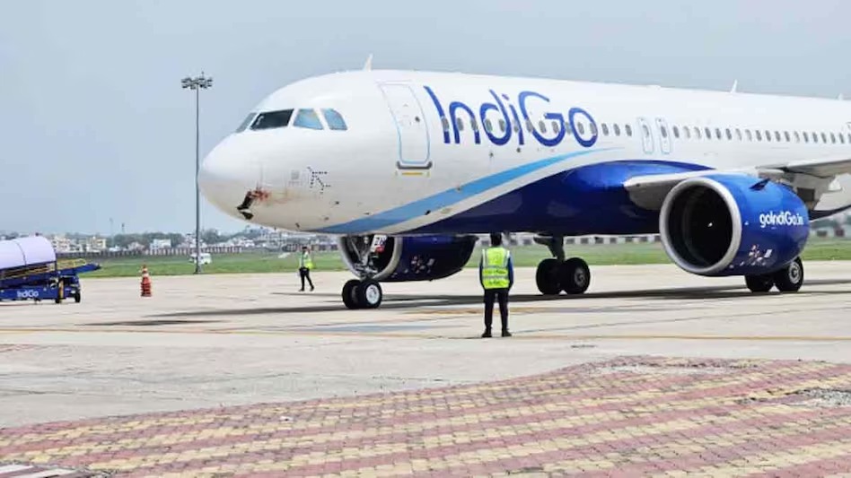 Flight Diverted: दिल्ली से लेह जा रहे इंडिगो विमान की आपात लैंडिंग, हैदराबाद-