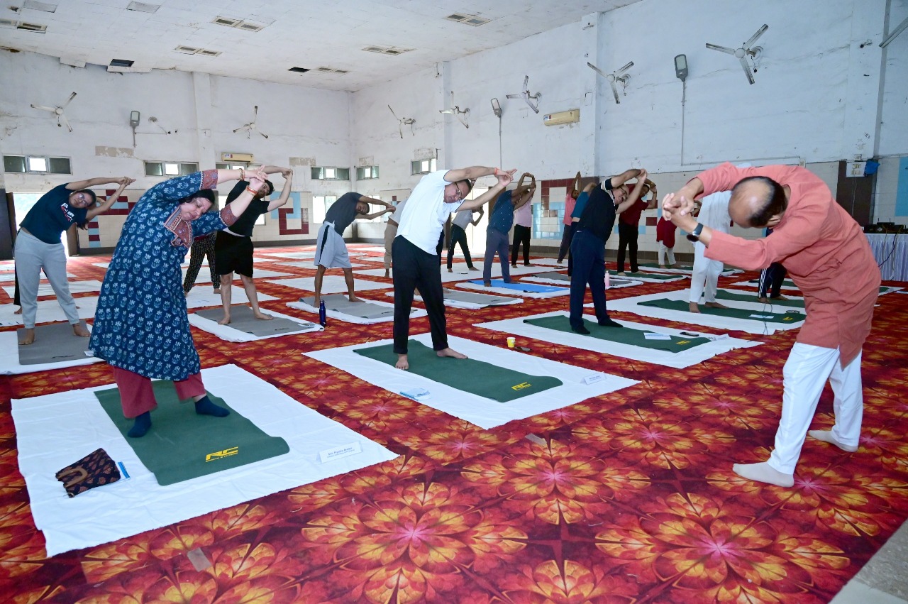 Singrauli News: एनटीपीसी-सिंगरौली में अंतर्राष्ट्रीय योग दिवस के उपलक्ष्य में ‘हैप्पीनेस 