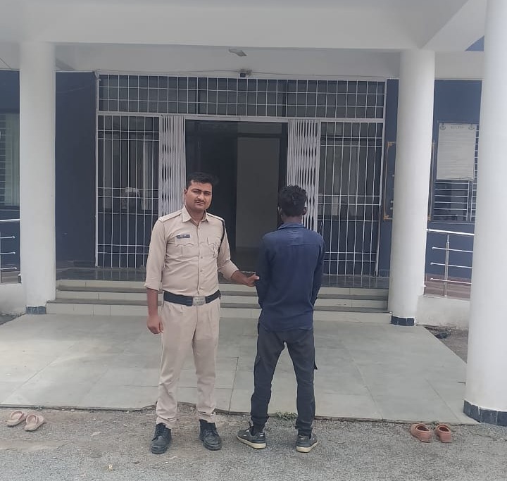 Singrauli News: चितरंगी पुलिस ने 36 सीसी कोडिन युक्त कोरेक्स सिरप किया जप्त 