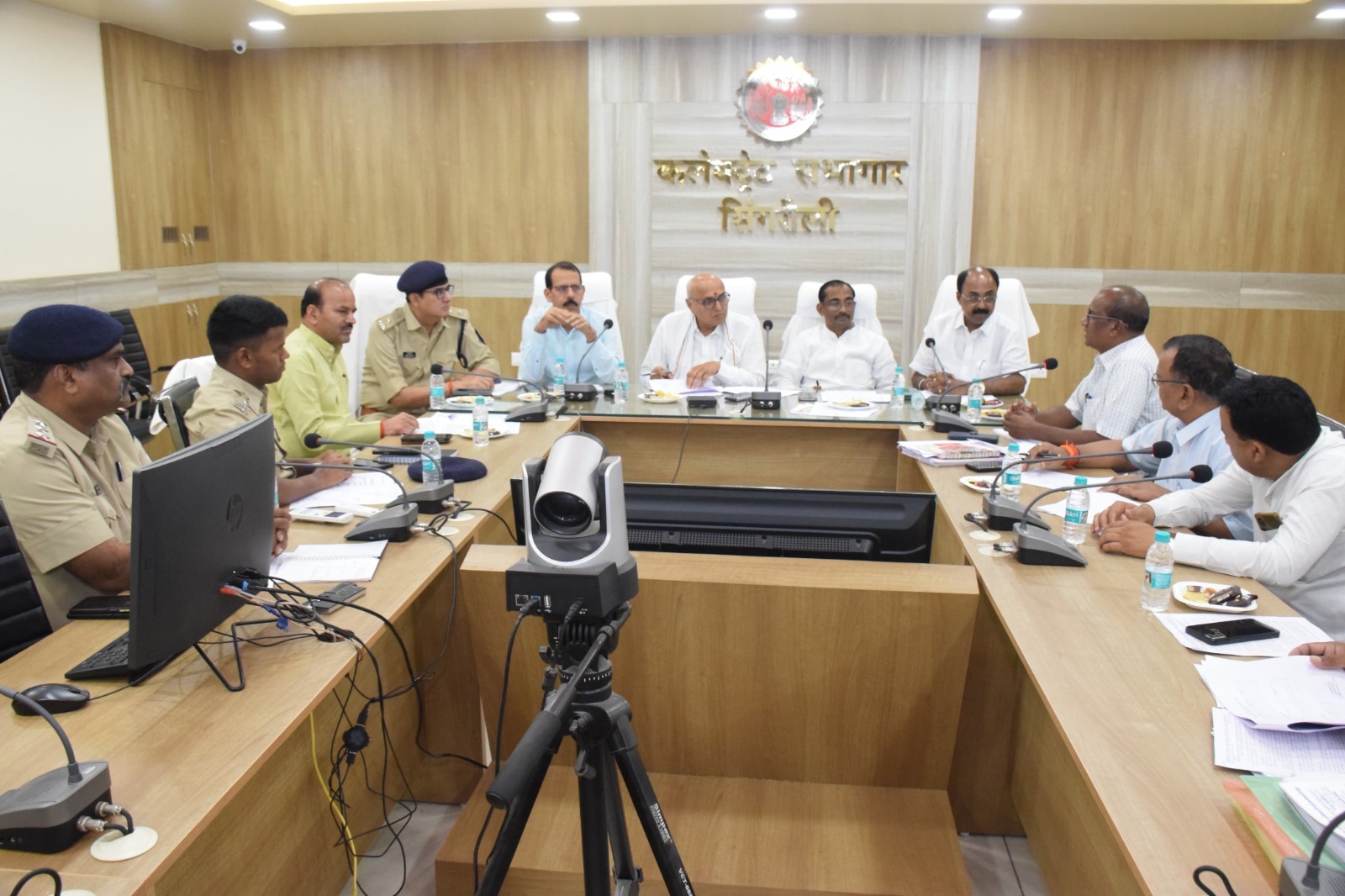 Singrauli News: सांसद की अध्यक्षता में अनुसूचित ,जनजाति अत्याचार निवारण समिति की बैठक आयोजित