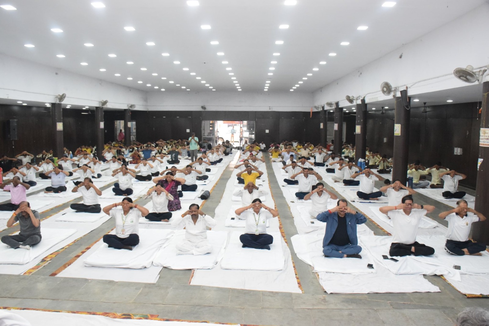 Singrauli News: जिला स्तरीय ग्यारहवें अंतराष्ट्रीय योग दिवस का आयोजन 