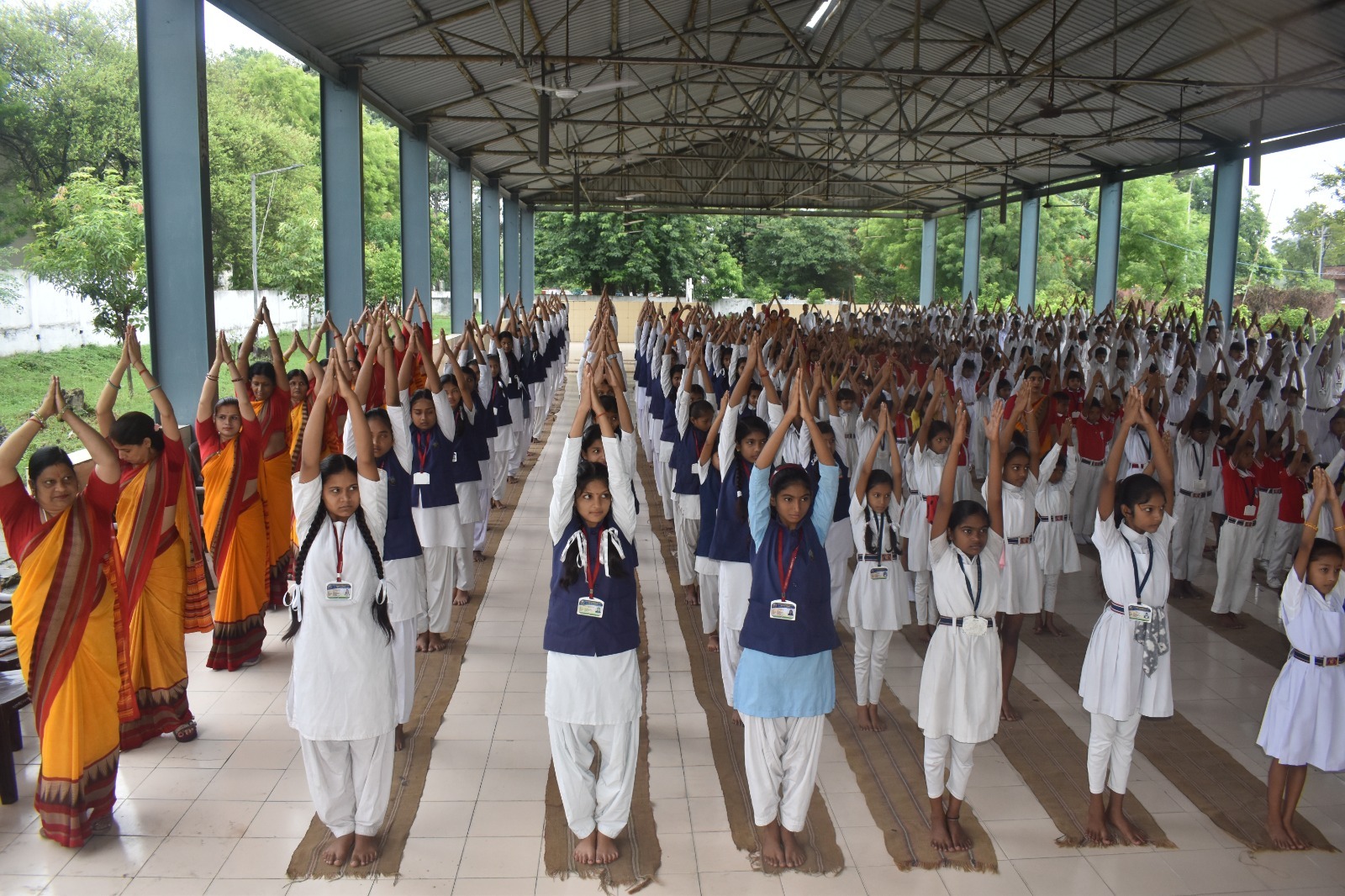 Singrauli News: 11वाॅ विश्व योग दिवस पर छात्रों ने किया योग एवं प्राणायाम का प्रदर्शन