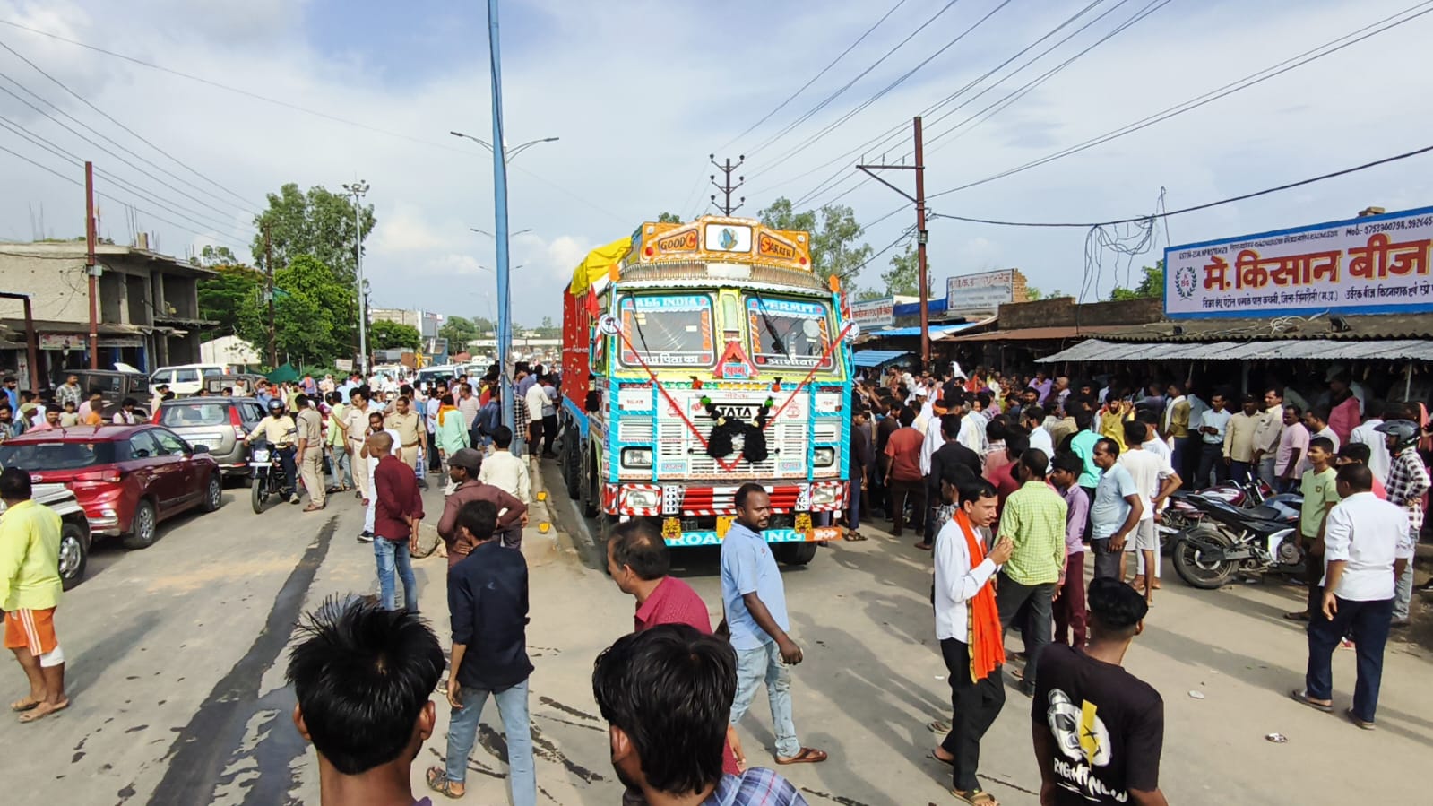 Singrauli News: आज फ़िर एक ट्रक ने बाइक चालक को कुचला, मौत, सीधी-सिंगरौली मार्ग घंटों रहा बंद 