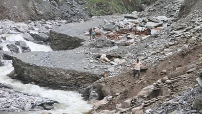 Himachal Cloudburst : बादल फटने से आई बाढ़ में अब तक सात की माैत, मनूणी खड्ड में एक और शव मिला