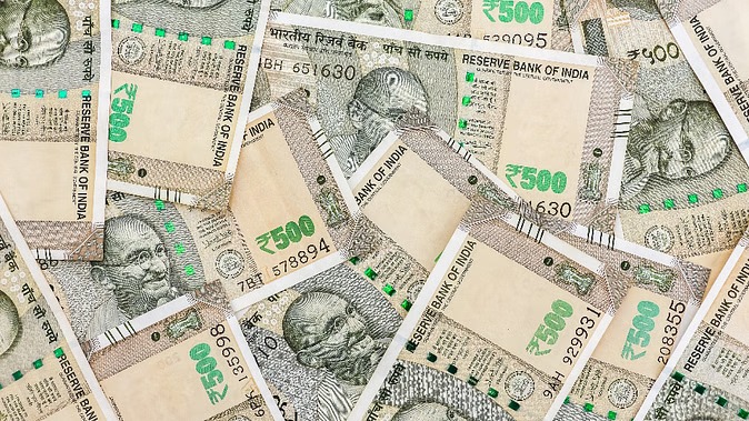 UP News : बेसिक शिक्षा विभाग का बाबू निकला करोड़पति, विजिलेंस के