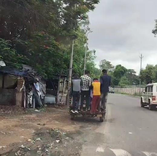 Singrauli News: एक ऑटो में कितने सवारी, बताये यातायात प्रभारी? 