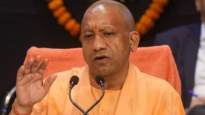 Noida Labour Protest: नोएडा हिंसा के बाद एक्शन में योगी सरकार: मजदूर-उद्योग विवाद सुलझाने को बनी हाई