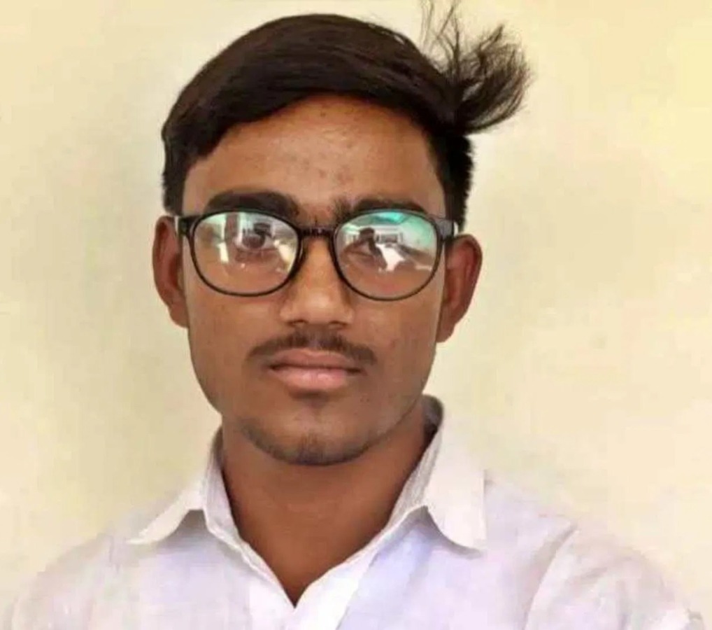 Singrauli News: सिंगरौली के अवनीश ने रचा इतिहास, 497 अंक के साथ प्रदेश में तीसरा स्थान