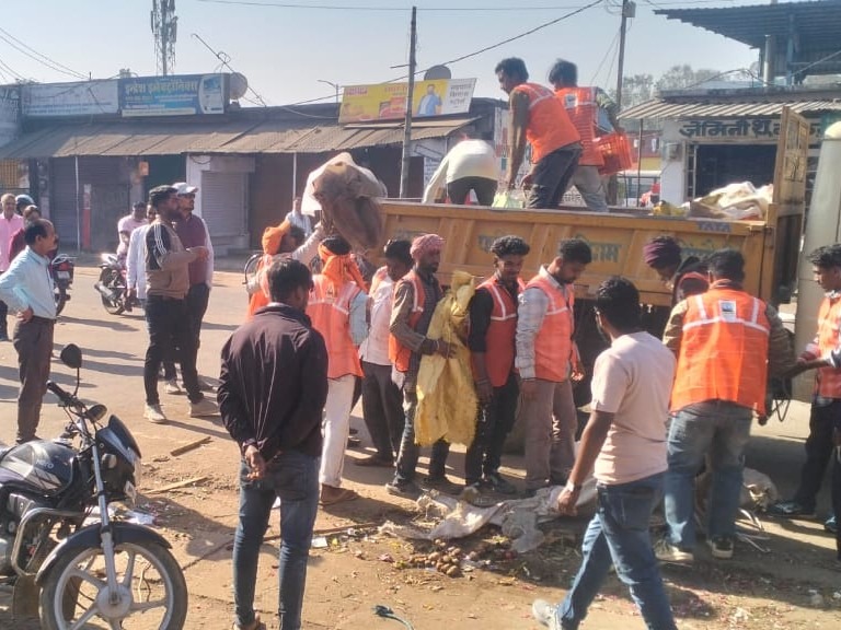 Singrauli News: अतिक्रमण पर नगर निगम की कार्रवाई: बस स्टैंड व पुरानी मंडी क्षेत्र से हटीं दुकानें, प