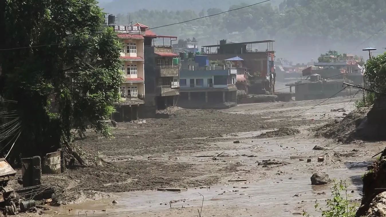 nepal flood news: नेपाल में प्राकृतिक आपदा से तबाही, 270 की मौत; 288 भारतीय लापता, 21 सुरक्षित बचाए 