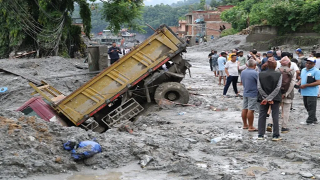 Nepal News: नेपाल में मृतकों की संख्या 900 के पार; 4,247 लोग अब भी लापता