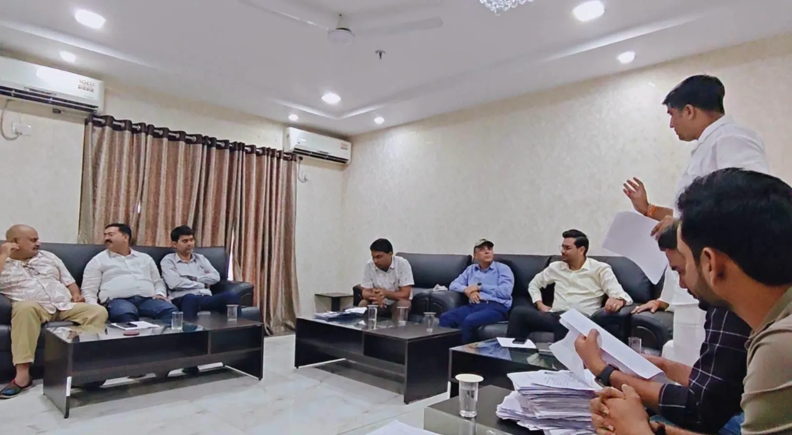 Singrauli News: रोजगार के मुद्दे पर कैलिबर माइनिंग प्रबंधन से बैठक, 230 युवाओं के रिज्यूम जमा