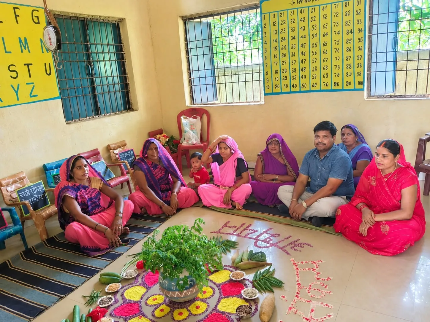 Singrauli News: सेवा संकल्प अभियान के तहत आदर्श आंगनबाड़ी केंद्र में हुआ आंगन मिलन कार्यक्रम
