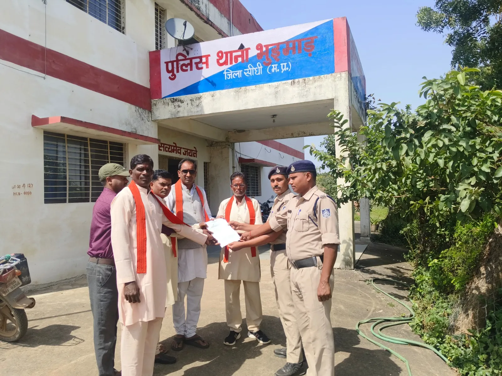 Sidhi News: भुईमाड़ क्षेत्र में अवैध शराब और नशीले पदार्थों की बिक्री पर रोक की मांग