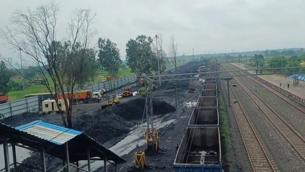 Singrauli News: ग्रामीणों के विरोध के बीच सरई ग्राम कोयला साइडिंग को संचालन की मंजूरी
