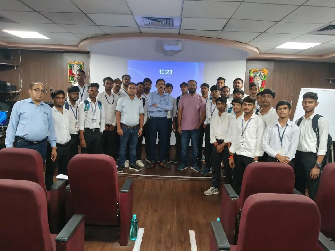 Singrauli News: सासन पावर प्लांट में पॉलीटेक्निक के 25 विद्यार्थियों ने जाना बिजली उत्पादन का तरीका