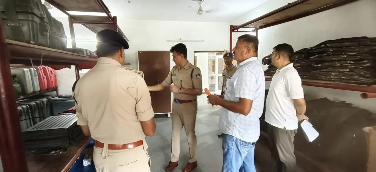 Singrauli News: नवरात्रि से पहले पुलिस की तैयारियों का जायजा, एएसपी ने किया पुलिस लाइन पचौर का औचक न