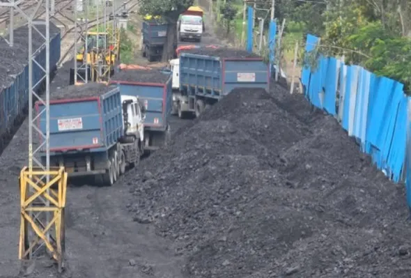 Singrauli News: सरई कोल यार्ड में अनुमति 4.80 लाख टन की, परिवहन 30 लाख टन तक पहुंचने का दावा!