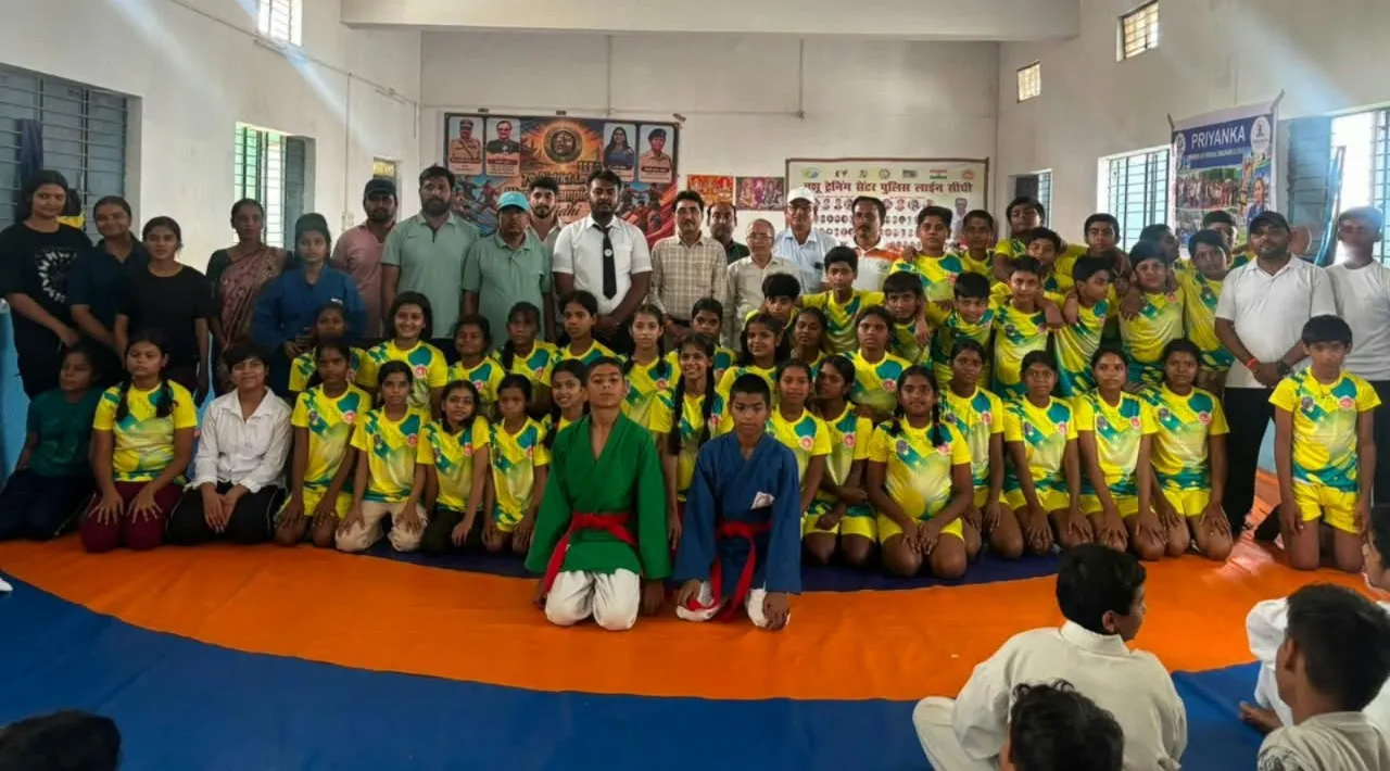 Sidhi News: सीधी में संभाग स्तरीय शालेय खेल प्रतियोगिताएं शुरू, 800 खिलाड़ी ले रहे भाग