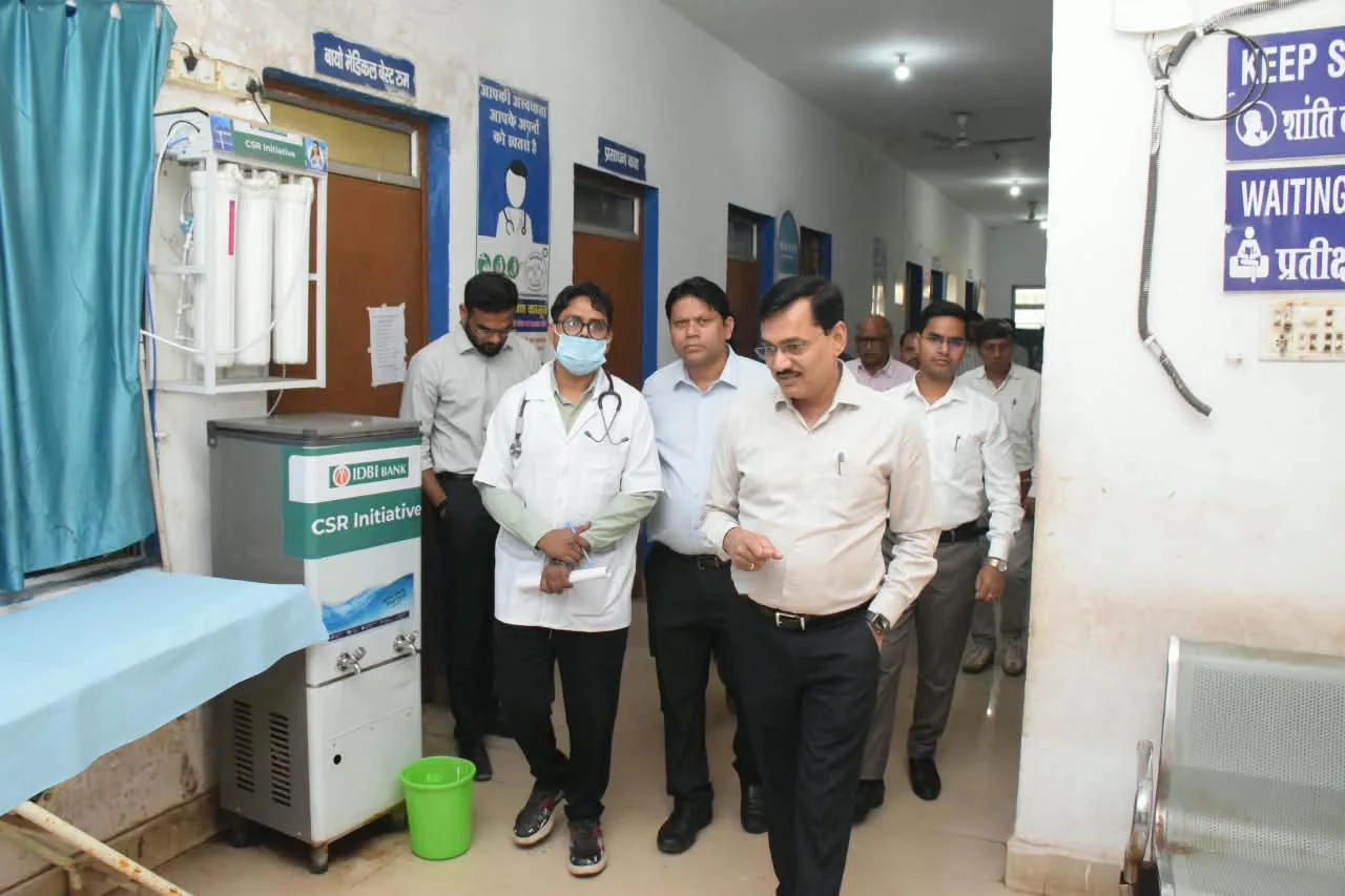 Singrauli News: बरगवां उप स्वास्थ्य केंद्र का कमिश्नर ने किया निरीक्षण, एएनसी पंजीयन कम मिलने पर जता