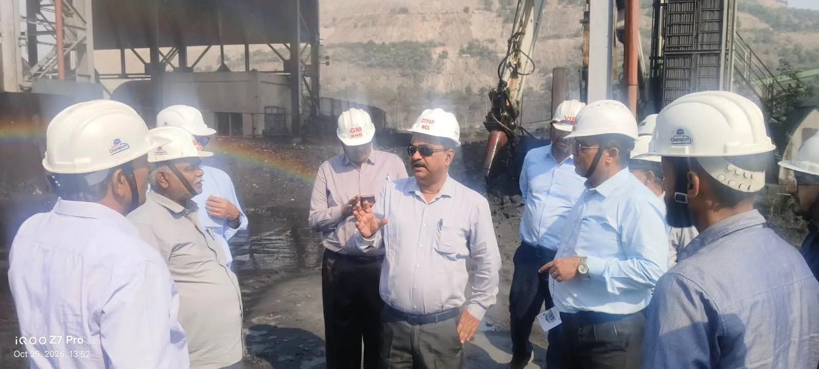 Singrauli News: एनसीएल के तकनीकी निदेशक संजय कुमार मिश्रा ने खड़िया परियोजना का किया निरीक्षण