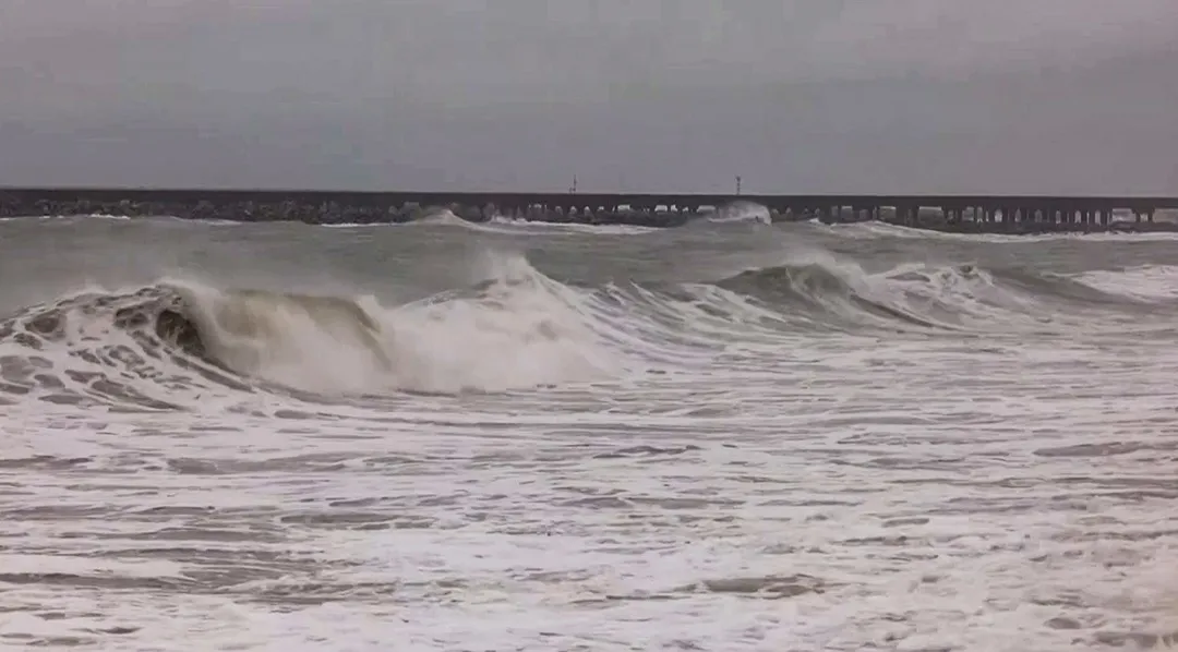 Cyclone Arnab crosses Andhra Coast, weakens; Odisha evacuates over 30,000 people