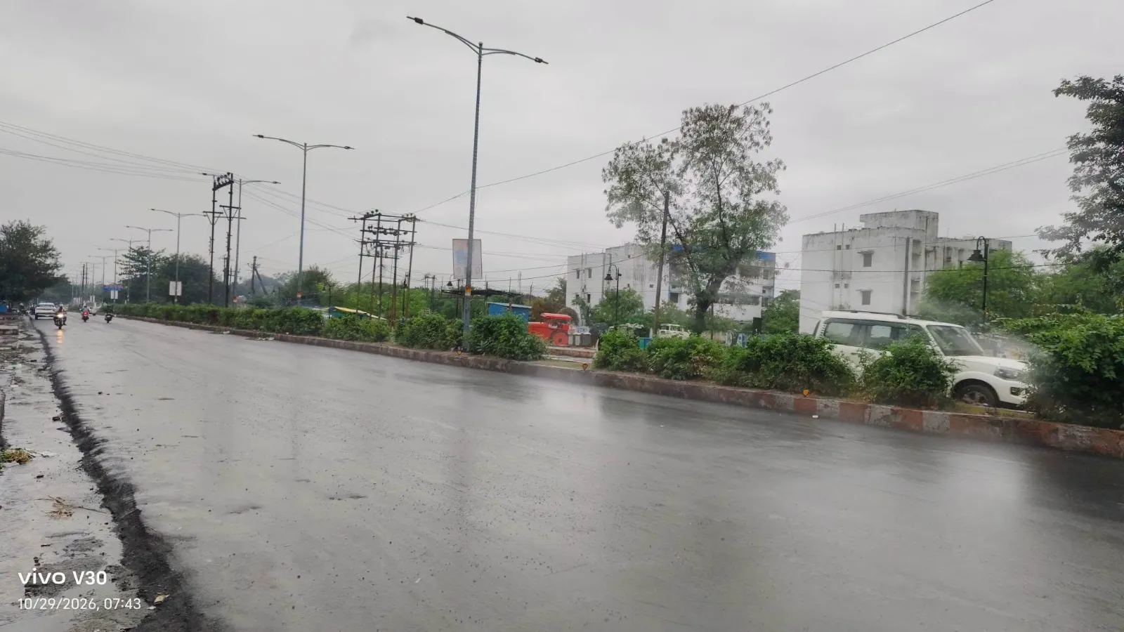 Singrauli News: सिंगरौली में तेज हवाओं के साथ बारिश, तापमान में गिरावट