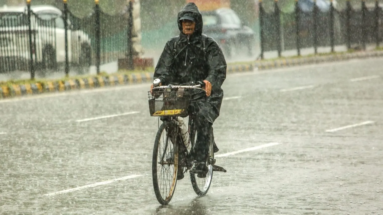Cyclone Arnab puts two Bihar districts on red alert; weather warnings issued for others