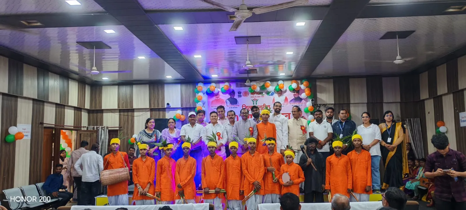 Singrauli News: जिला स्तरीय युवा उत्सव में प्रतिभागियों ने दिखाई प्रतिभा, पांच विधाओं के विजेताओं को
